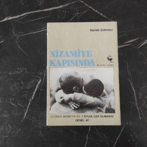 Nizamiye Kapısında - Sacide Çekmeci
